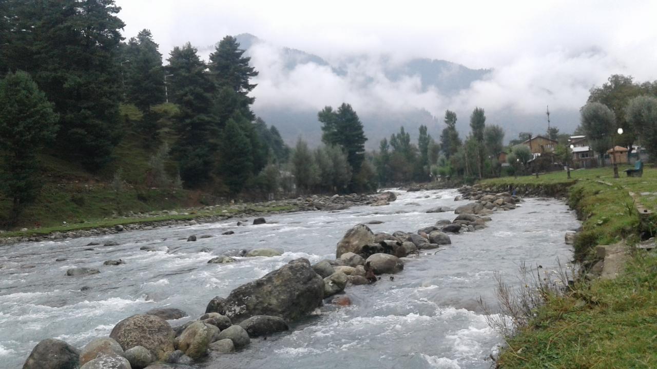 Zebrina Guest House Pahalgam Exterior photo