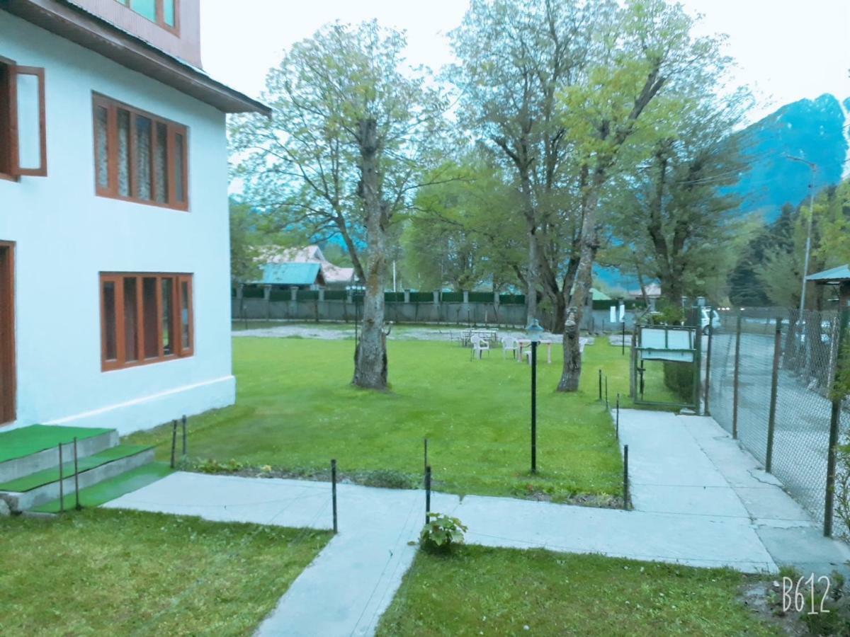 Zebrina Guest House Pahalgam Exterior photo